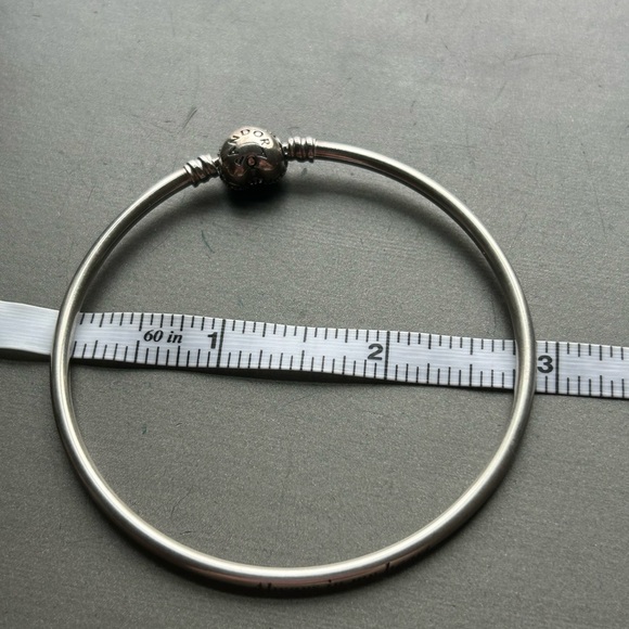 Pandora pave heart clasp bangle - Picture 3 of 6